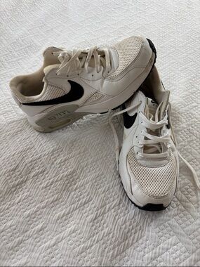 Nike White and Black Mesh Low-Top Sneakers